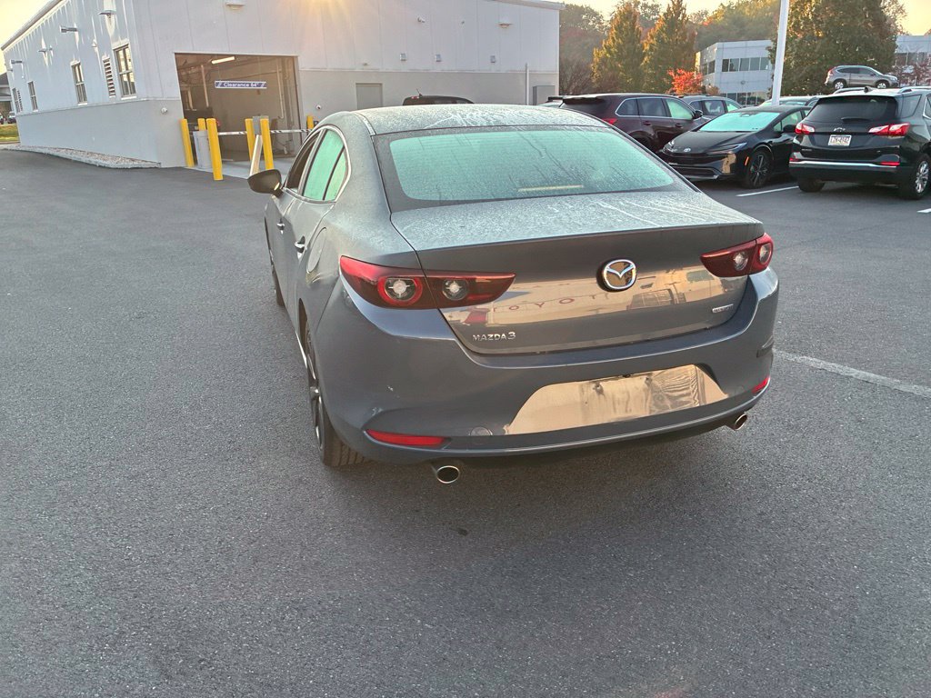 Used 2023 MAZDA MAZDA3 s FWD image 11
