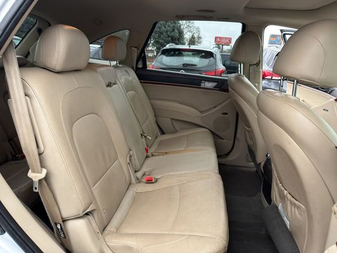 Used 2012 Hyundai Veracruz Limited image 17