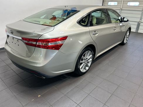 Used 2014 Toyota Avalon XLE Touring FWD image 3