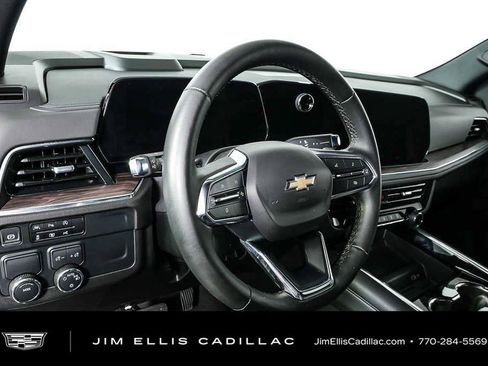 Used 2025 Chevrolet Tahoe LT RWD image 4