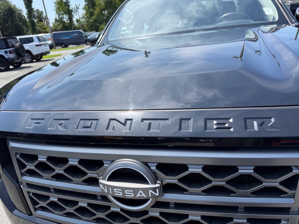 Used 2023 Nissan Frontier SV w/ Tow Package AWD/4WD image 10