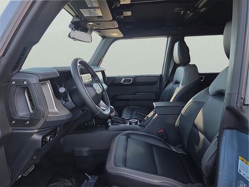 New 2025 Ford Bronco Outer Banks w/ Sasquatch Package image 11