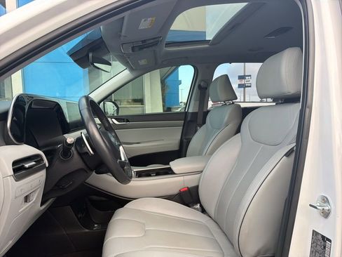 Used 2023 Hyundai Palisade SEL AWD/4WD image 2