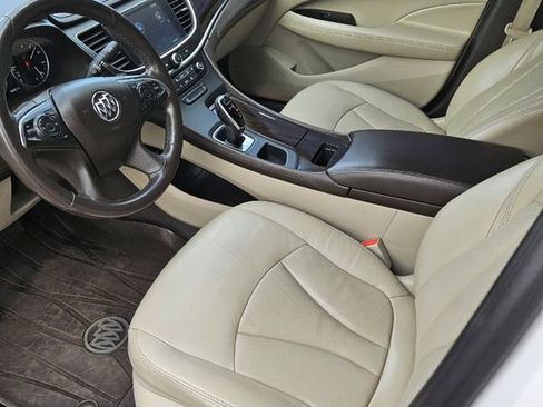 Used 2017 Buick LaCrosse Essence image 10