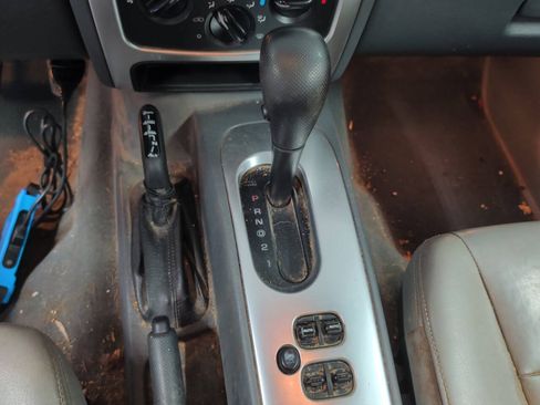 Used 2007 Jeep Liberty Limited AWD/4WD image 38