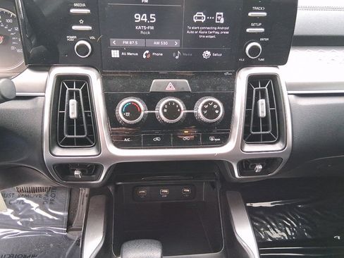 Used 2021 Kia Sorento LX image 14