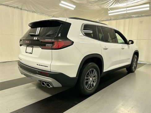 Used 2025 GMC Acadia Elevation image 2
