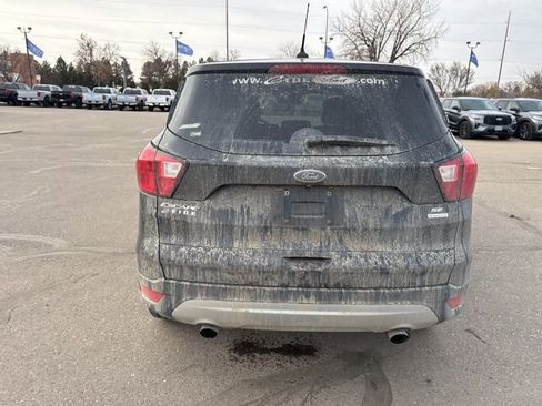 Used 2019 Ford Escape SE image 9