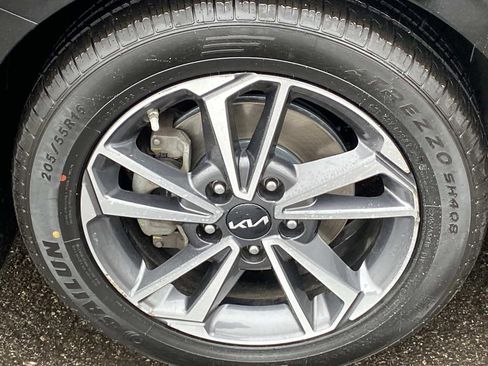 Used 2022 Kia Forte LXS image 21