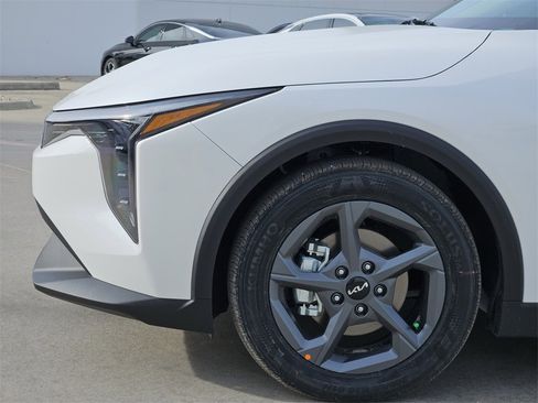 New 2026 Kia K4 LXS image 6
