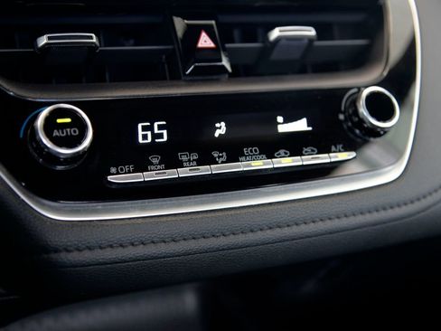 Used 2020 Toyota Corolla SE image 24