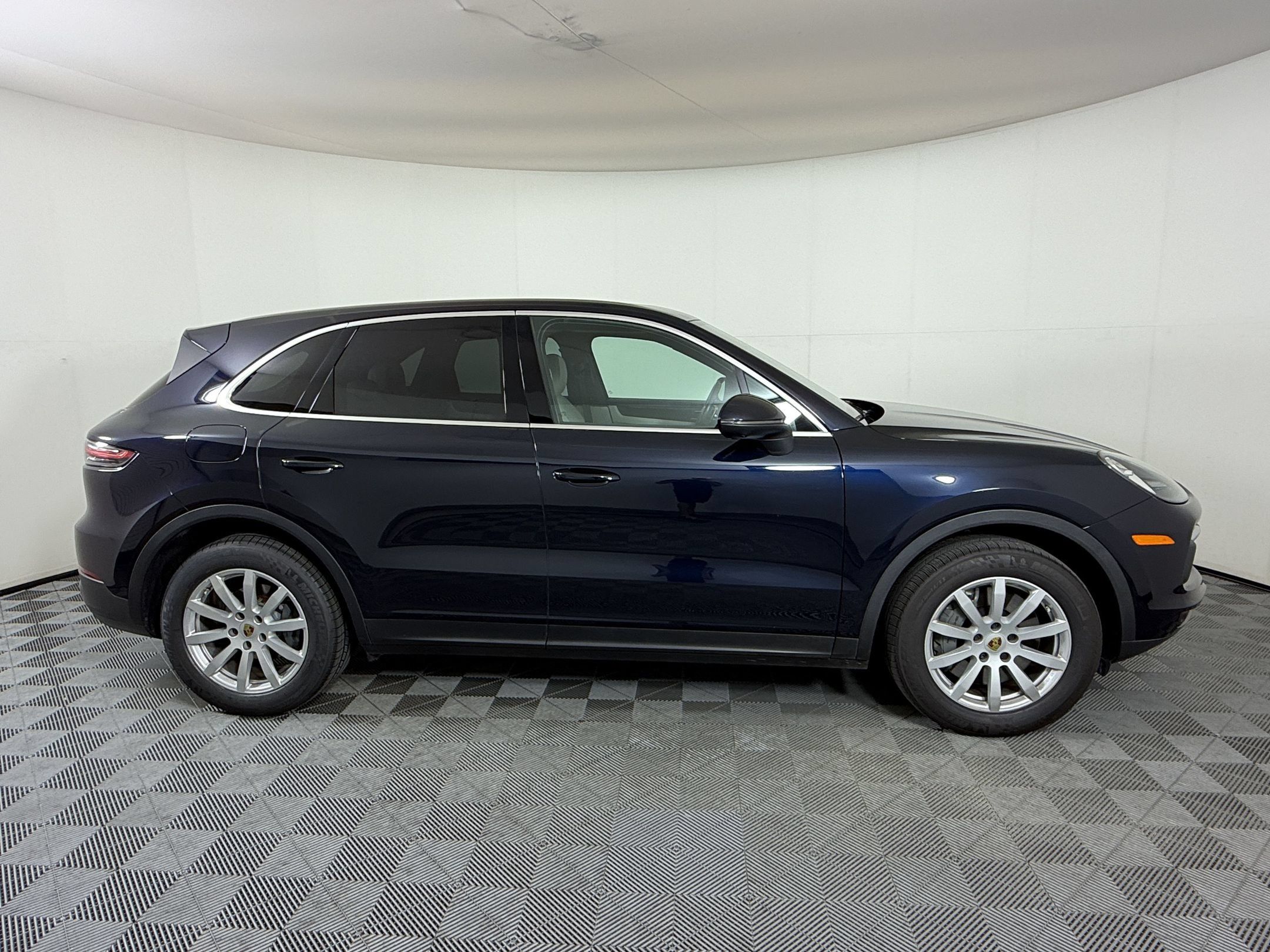 Used 2019 Porsche Cayenne S AWD/4WD image 9