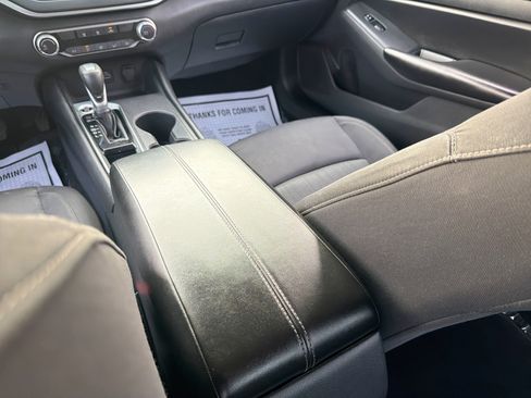 Used 2022 Nissan Altima 2.5 S FWD image 22
