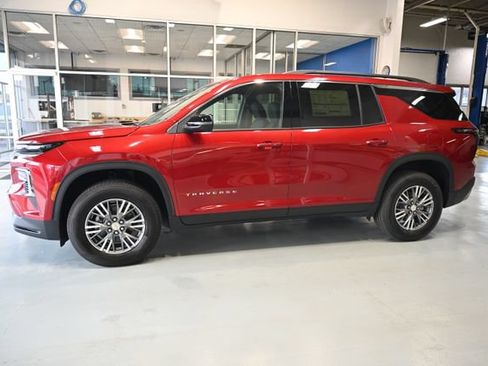 New 2026 Chevrolet Traverse LT w/ LPO, Floor Liner Package FWD image 7