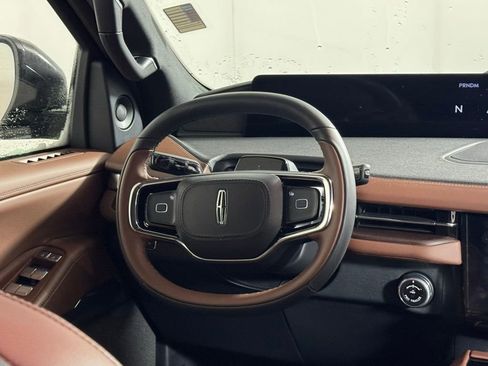New 2025 Lincoln Navigator L Reserve AWD/4WD image 12