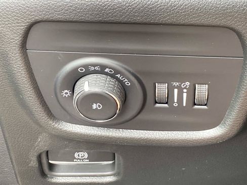 New 2026 Jeep Grand Cherokee Limited w/ Limited Altitude Package AWD/4WD image 17