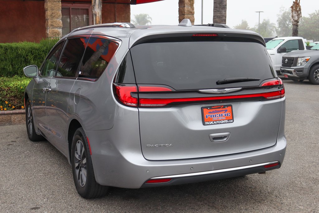 Used 2021 Chrysler Pacifica Touring-L FWD image 6