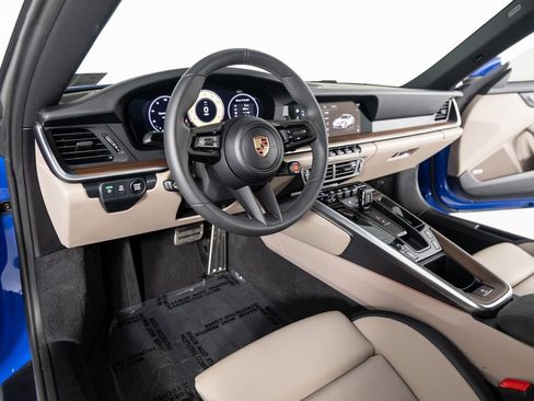 Certified 2025 Porsche 911 Carrera image 4