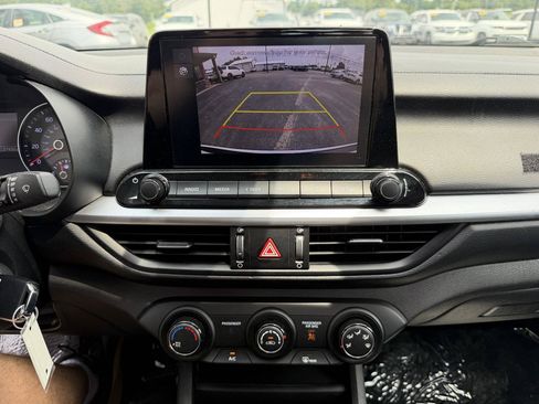 Used 2022 Kia Forte LXS FWD image 28