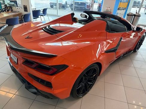 Used 2025 Chevrolet Corvette Z06 RWD image 9