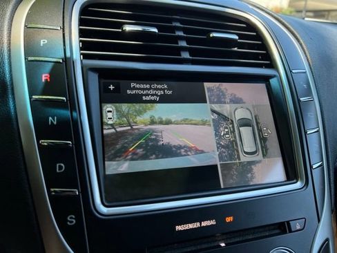 Used 2016 Lincoln MKX Reserve w/ Technology Package FWD image 37