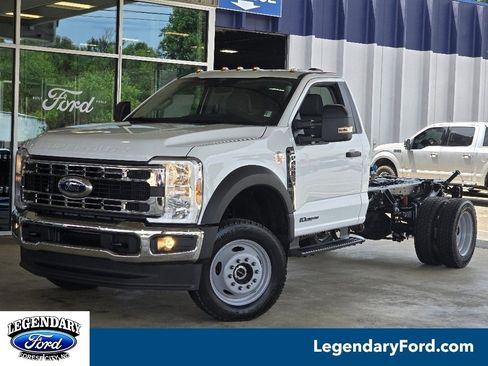 New 2025 Ford F450 XLT image 1