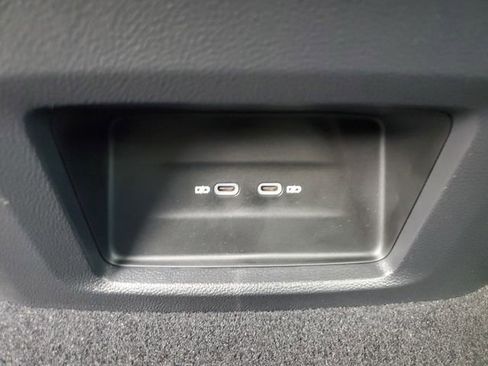 Certified 2025 Volkswagen Atlas Cross Sport SE FWD image 12