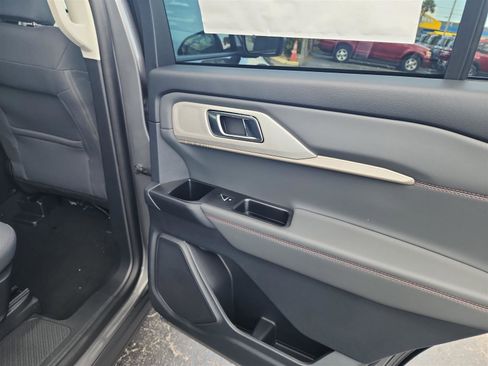 New 2025 Ford Explorer Active image 19