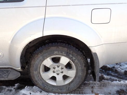 Used 2006 Nissan Pathfinder SE w/ (P01) Se Premium Pkg image 16