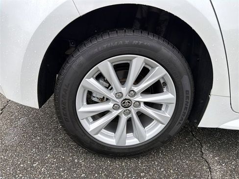 Used 2023 Toyota Corolla SE image 17