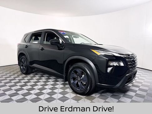 Certified 2026 Nissan Rogue SV FWD image 1