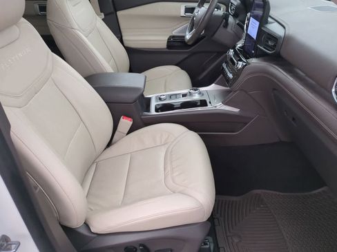 Used 2023 Ford Explorer Platinum w/ Technology Package AWD/4WD image 23