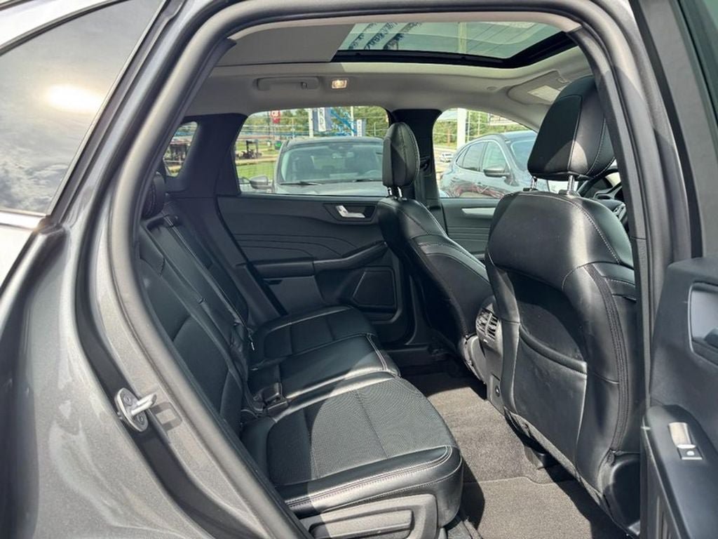 Used 2025 Ford Escape Platinum AWD/4WD image 10