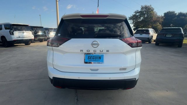 Used 2025 Nissan Rogue SV FWD image 7