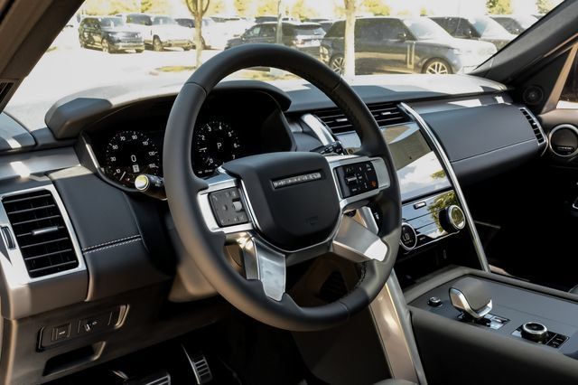New 2026 Land Rover Discovery Limited Edition AWD/4WD image 22