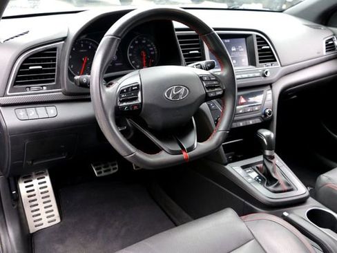 Used 2018 Hyundai Elantra Sport image 9