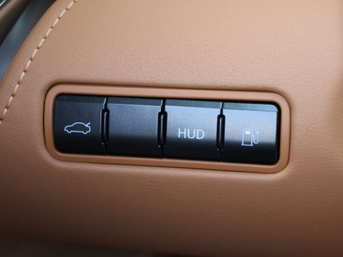 Used 2023 Lexus LC 500 Convertible w/ Touring Package RWD image 15
