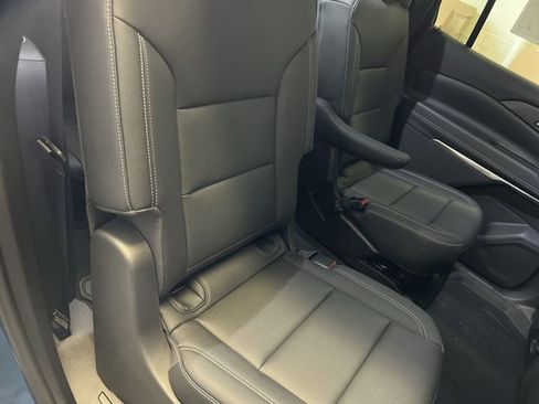 Used 2024 Chevrolet Traverse LT w/ Midnight/Sport Edition image 27