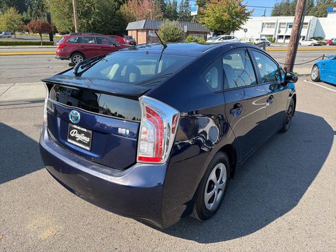 Used 2014 Toyota Prius Two image 7