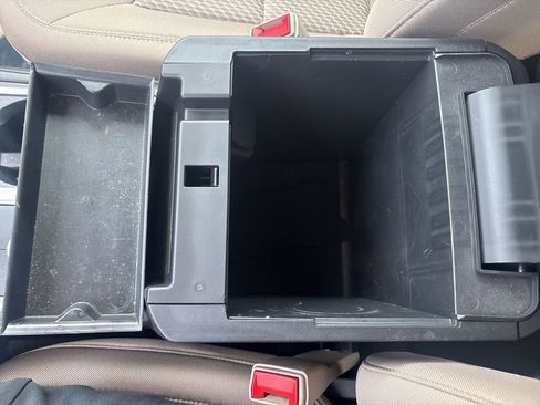 Used 2023 Ford Explorer XLT w/ Class IV Trailer Tow Package image 33