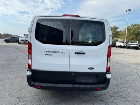 Used 2023 Ford Transit 250 XL image 5