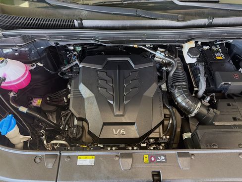Used 2026 Kia Carnival FWD image 33