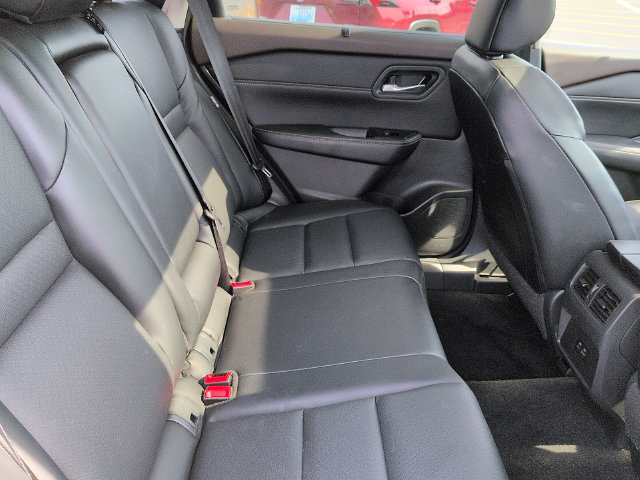 Used 2023 Nissan Rogue SV w/ SV Premium B Package AWD/4WD image 8