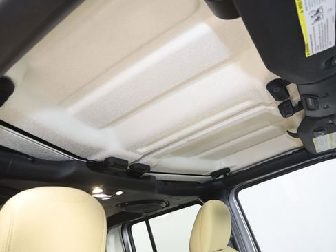 Used 2020 Jeep Gladiator Sport w/ Quick Order Package 24S image 11