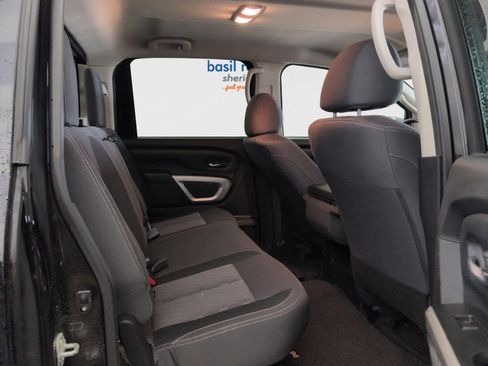 Used 2024 Nissan Titan SV image 15