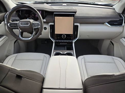 New 2026 GMC Acadia Denali w/ Super Cruise Package image 2