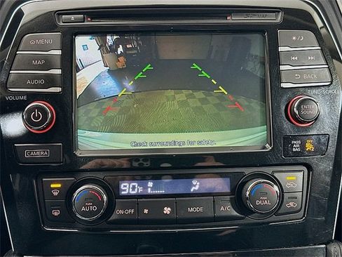 Used 2017 Nissan Maxima SR w/ Midnight Edition image 16