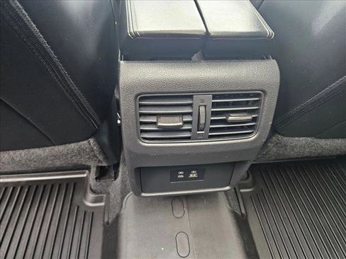 Used 2023 Nissan Rogue SV w/ SV Premium B Package image 17