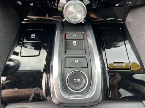 Used 2025 Acura MDX SH-AWD image 18