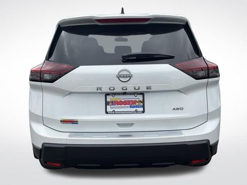 New 2026 Nissan Rogue SV image 4